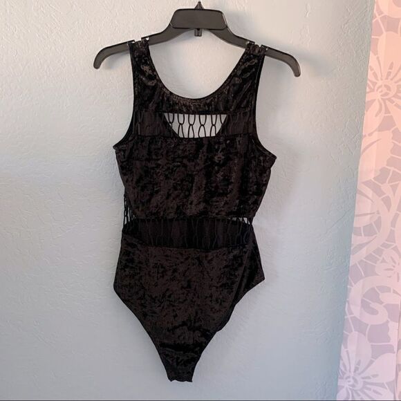Staring At The Stars By UO Black Crushed Velvet Cutout Bodysuit Size Large - Picture 3 of 16